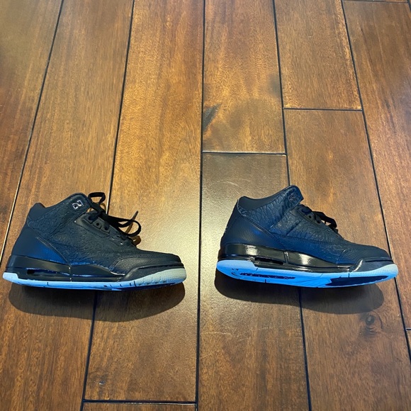 Retro Jordan 3s (flip black) size 5 lightly used - Picture 4 of 6